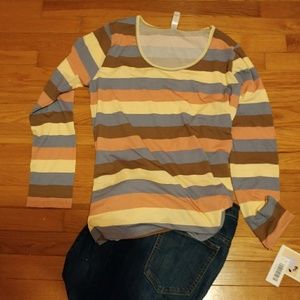 Lularoe Lynnae longsleeve tee stripes large